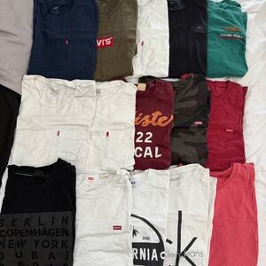Levi's White and Black Men's T-Shirt Collection